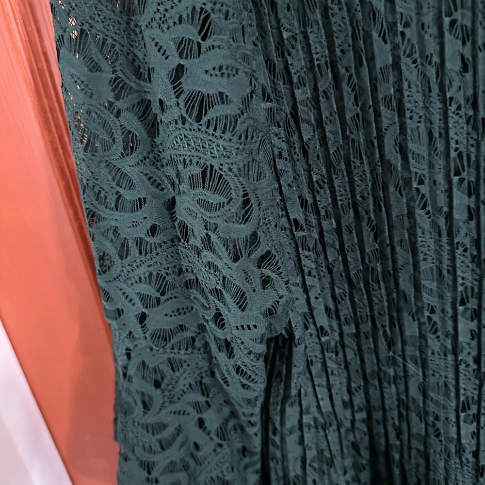 Melissa Paige Forest Green Lace Pleated Top 3x - Picture 2 of 4